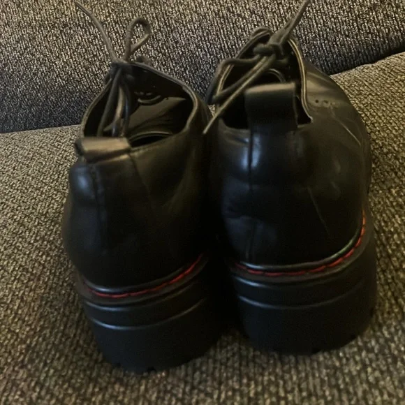 Aerosoles Francesina Platform Oxfords black with red stitching 8.5 women’s - Picture 6 of 8